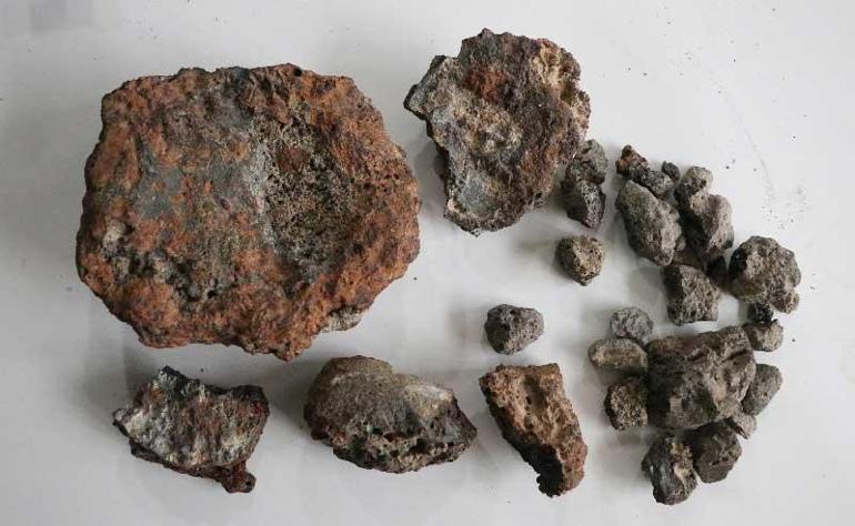 Tarlasında servet buldu Meteorit olabilir, gramı 60 dolar...