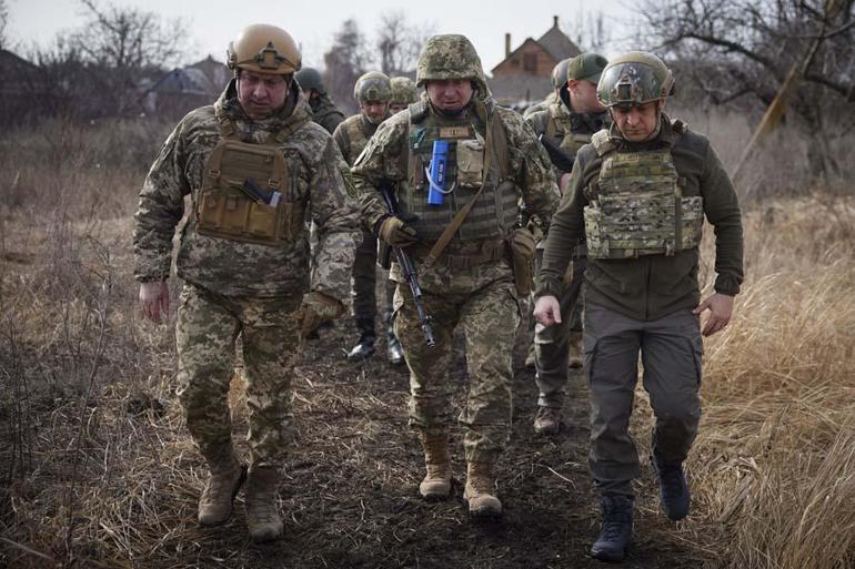 Ukraynada savaş hazırlığı Vladimir Zelenski dünyaya duyurdu: Yedek askerler göreve çağrıldı