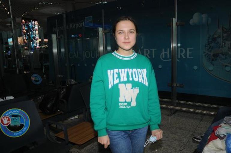 Uçuşlar iptal oldu; Ukraynalı yolcular İstanbul Havalimanında kaldı