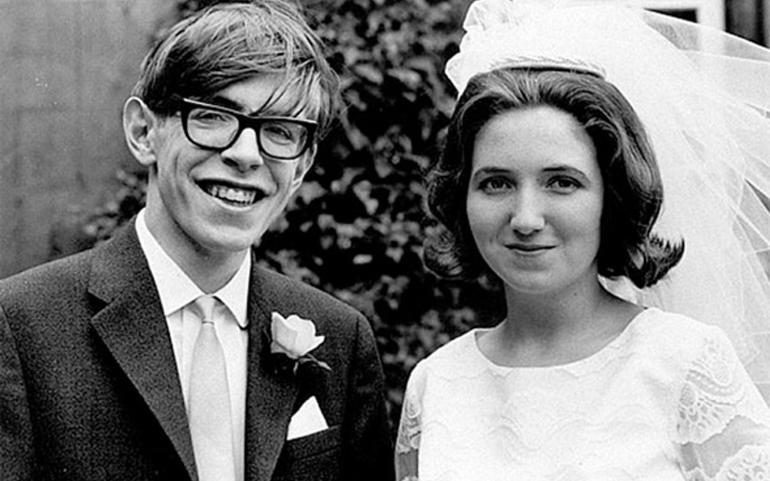 Stephen Hawking ne zaman öldü, nasıl Stephen Hawkingin hastalığı neydi, Stephen Hawking hayatı ve gençliği