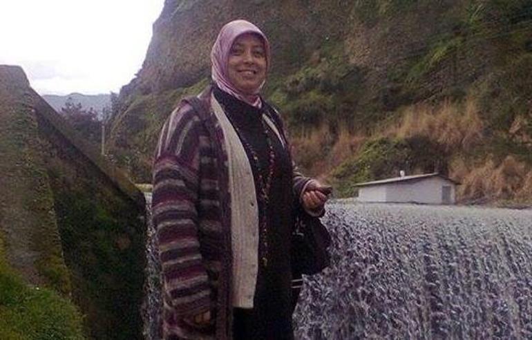 İzmirde korkunç olay Önce karısını boğarak öldürdü sonra intihar etti