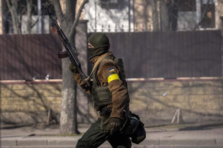 Zelenskiy ülkesine çağırdı binlerce yabancı asker Ukraynaya koştu Ruslara karşı savaşacaklar: Günlüğü 2 bin dolar...