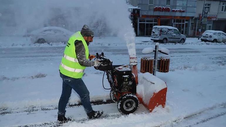 Kar geri dönüyor Meteoroloji son dakika açıkladı, İstanbulda kar alarmı verildi, çok yoğun olacak, perşembe başlıyor, günlerce yerde kalacak, onlarca kent  aynı durumda....