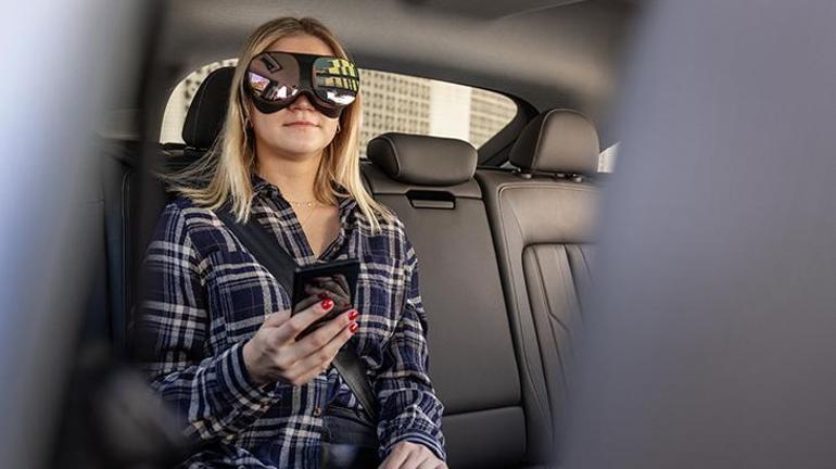 Otomobiller sanal gerçeklik platformuna dönüşüyor