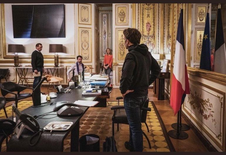 Zelenskiyi taklit eden Fransa Cumhurbaşkanı Emmanue Macron alay konusu oldu
