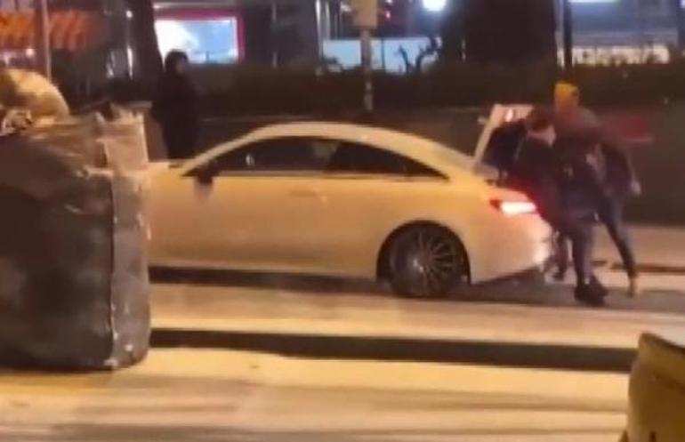 İstanbulda buzlu yollarda sürücülerin çilesi kameralara yansıdı