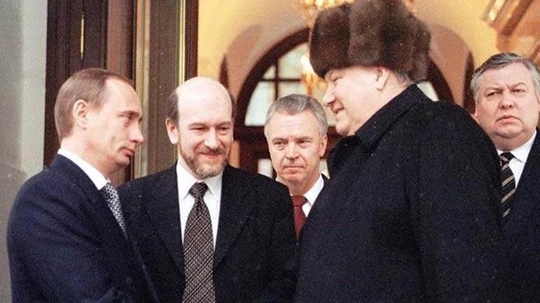 Boris Yeltsinin Putin planı yıllar sonra ortaya çıktı Ona Manomakh tacını vermek istiyordum