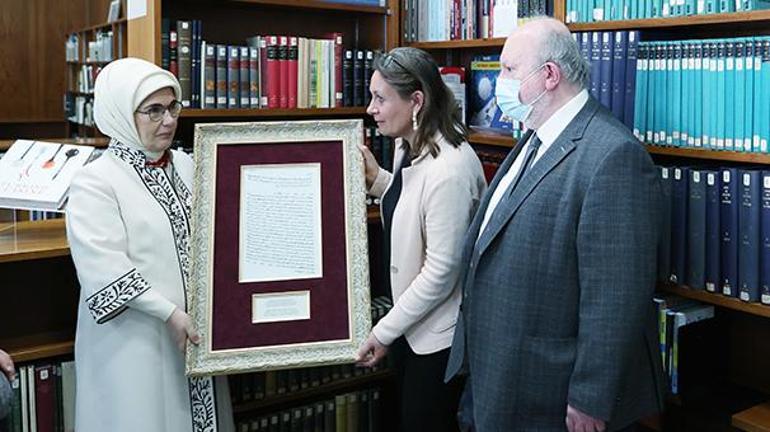 Emine Erdoğan, Belçika Kraliyet Kütüphanesini ziyaret etti