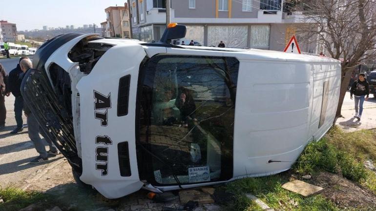 Samsunda feci kaza: Öğrenci servisi ile cip çarpıştı