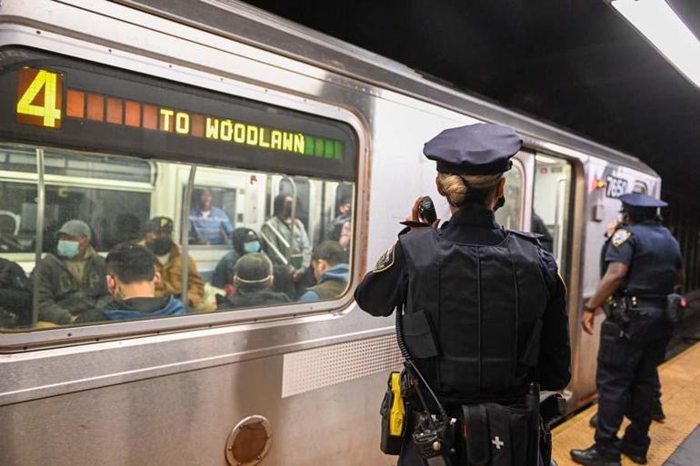 New York metrosunda kanlı saldırı Şüphelinin kimliği belli oldu: Başına 50 bin dolar ödül konuldu...