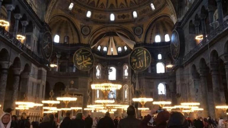 Ayasofya Camiinin İmparatorluk Kapısındaki tahribata inceleme