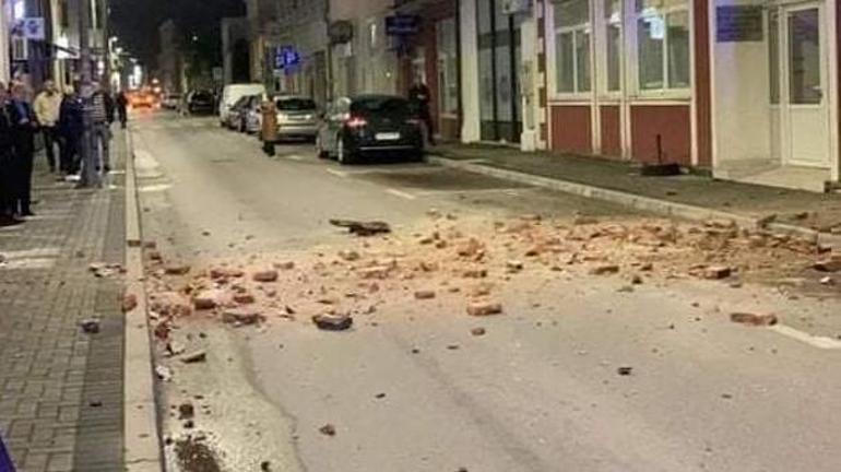 Bosna Hersekte 5.7 büyüklüğündeki deprem Ölü ve yaralılar var