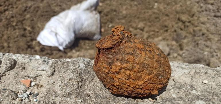 İnşaat kazısında 1inci Dünya Savaşından kalma el bombası bulundu
