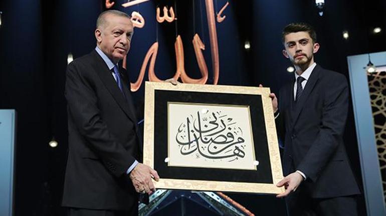 Cumhurbaşkanı Erdoğan: Ayasofya Camiini aslına rücu ettirerek oynanan oyunu tümüyle bozduk