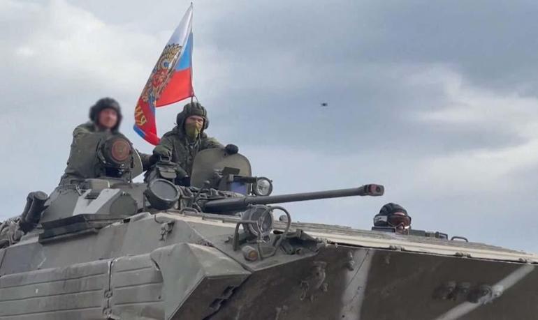 Yürüyen tabutlar Rus ordusunu Ukraynada felakete sürüklüyor Rus tanklarındaki ölümcül kusur...