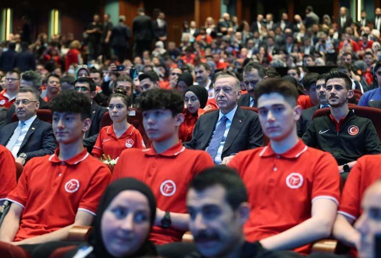 Cumhurbaşkanı Erdoğan: Sizi yalnız bırakmayacağız, ne gerekiyorsa yapmakta kararlıyız