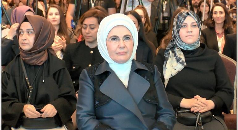 Emine Erdoğan: Maddelerle ya da teknolojiyle köle efendi ilişkisi kuruyoruz