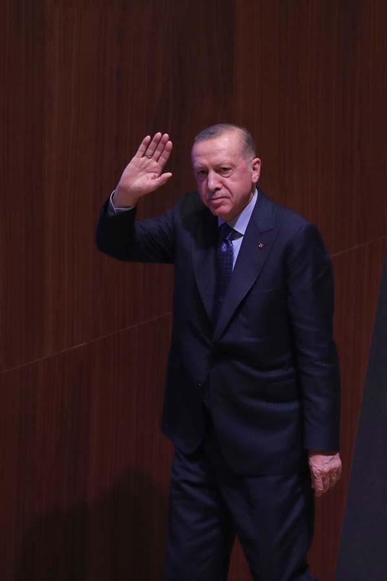 27 Mayıs Darbesinin 62. yılı... Cumhurbaşkanı Erdoğan canlı yayında tarihi belgeyi gösterdi: Bay Kemal’in söylediklerinden farkı var mı