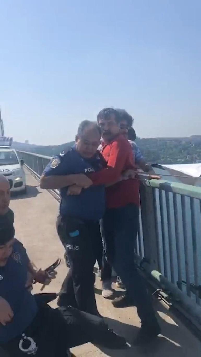 TİP Milletvekilleri ile polis arasında köprüde pankart arbedesi Bakan Soyludan flaş ödül açıklaması