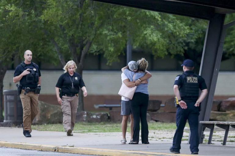 ABDde ilkokul baskınından sonra hastaneye silahlı saldırı şoku