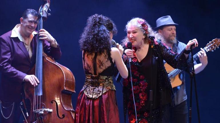 AKM’de Barcelona Gypsy Orchestra’nın konserine yoğun ilgi