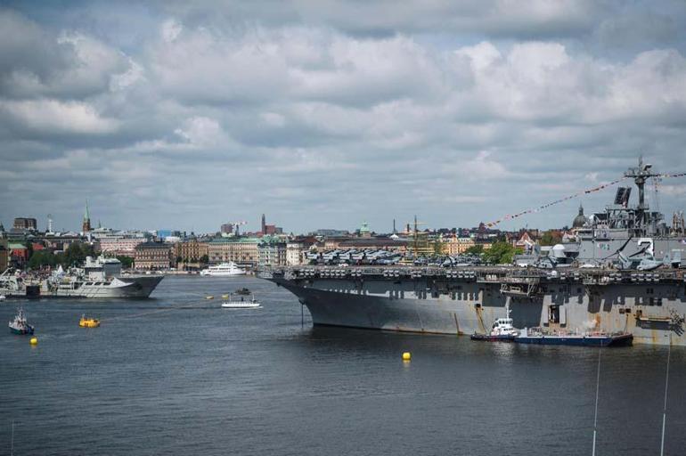NATOdan Rusyaya gözdağı ABD dev savaş gemisini İsveçe gönderdi...