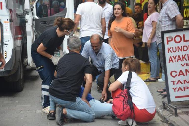 Adanada kırtasiyeciler, sokak ortasında çatıştı: 1i ağır 4 yaralı