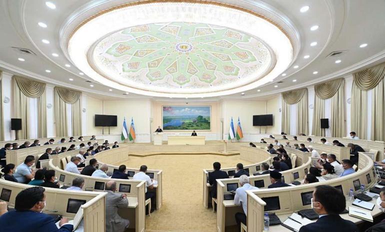Özbekistan karıştı Karakalpaklar ayaklandı Mirzoyev geri adım attı...