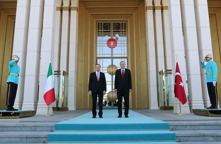 İtalya Başbakanı Draghi Türkiyede Cumhurbaşkanı Erdoğan resmi törenle karşıladı