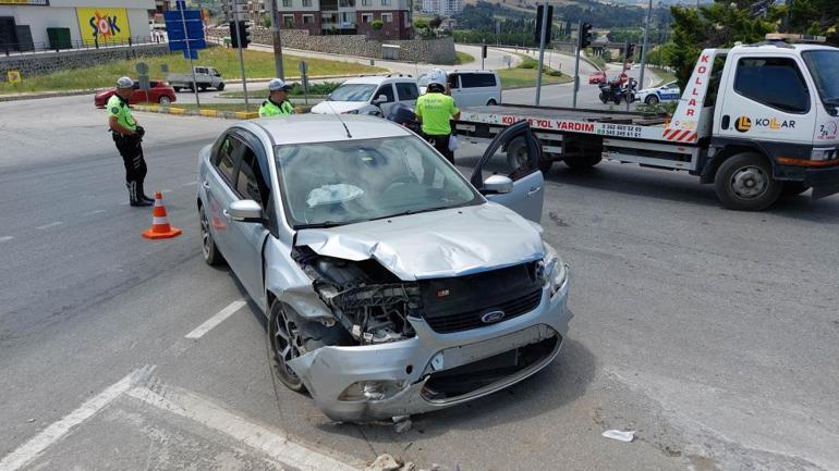 Samsunda kavşakta otomobiller çarpıştı: 6 yaralı