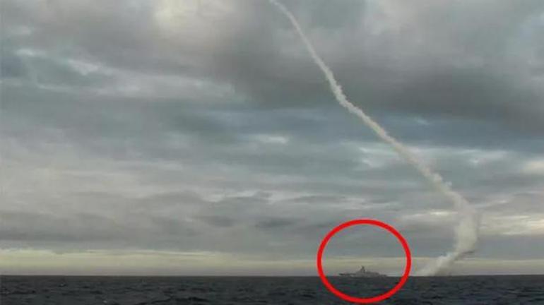 NATO savaş gemileri harekete geçti Rusya sınırı aştı, işte o anlar...