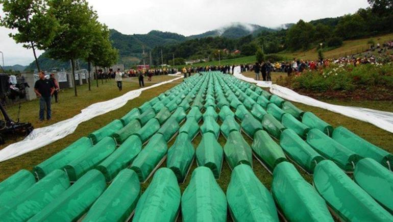 Srebrenitsa Katliamı nedir, ne zaman oldu 8 bin 372 kişinin öldürüldüğü Srebrenitsa Katliamı’nı kim yaptı, 1992 yılında Bosna’da neler oldu