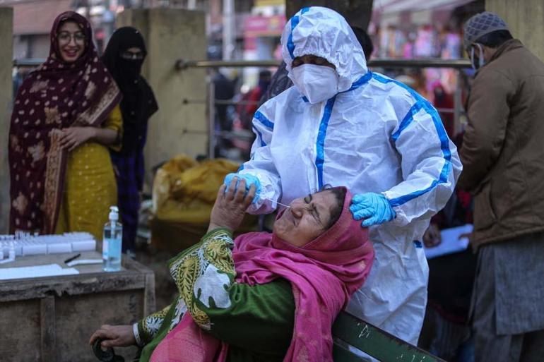 Koronavirüs geri mi dönüyor Hindistandan gelen haberler bilim dünyasını alarma geçirdi...