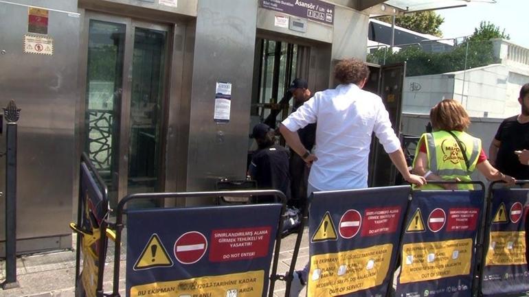 Taksim’de turistler metro asansöründe mahsur kaldı