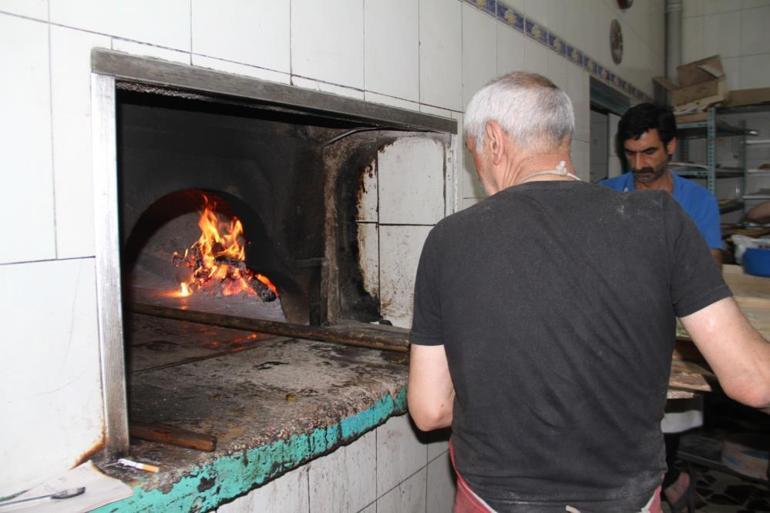 100 derecede ekmek mücadelesi Dayanmaya çalışıyoruz