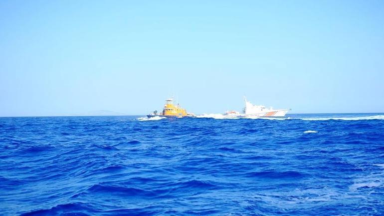 Yunan Sahil Güvenliği, yelkenli tekneyi taciz etti, Türk askeri “rotanızı değiştirmeyin, tam yol ileri” dedi
