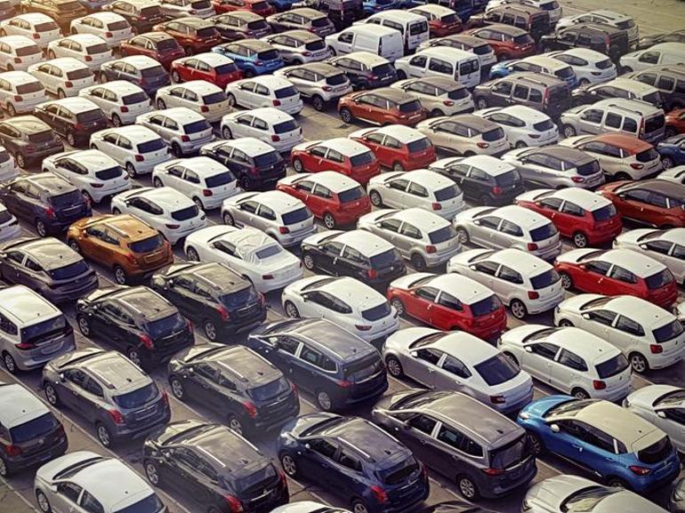 Sıfır arabalar tükendi, kimse araç bulamıyor 30 bin TL kapora verip bekliyorlar, tarih verildi Sıfır araç fiyatları ise...