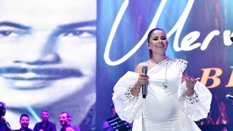 Merve Özbeyden Kuruçeşme Açıkhavada doğum öncesi son konser