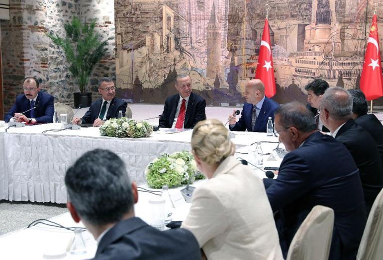 Cumhurbaşkanı Erdoğan, TİM Başkanı ve yönetim kurulu üyelerini kabul etti