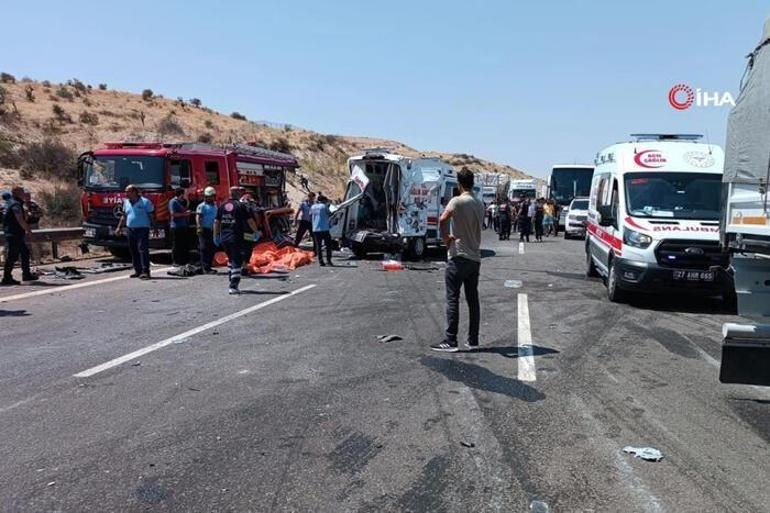 Gaziantep kazası nasıl oldu, Gaziantep kazasında ölenlerin kimlikleri belli oldu mu Gaziantep Nizip kazası görüntüleri