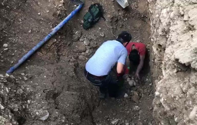 Kanalizasyon çalışması sırasında göçük; 1 işçi toprak altında kaldı