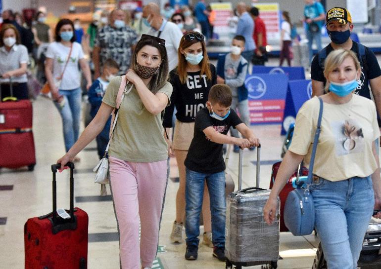 Turistler Türkiye’ye akın etti, doluluk oranı yüzde 90’a çıktı Boş yastık bile yok