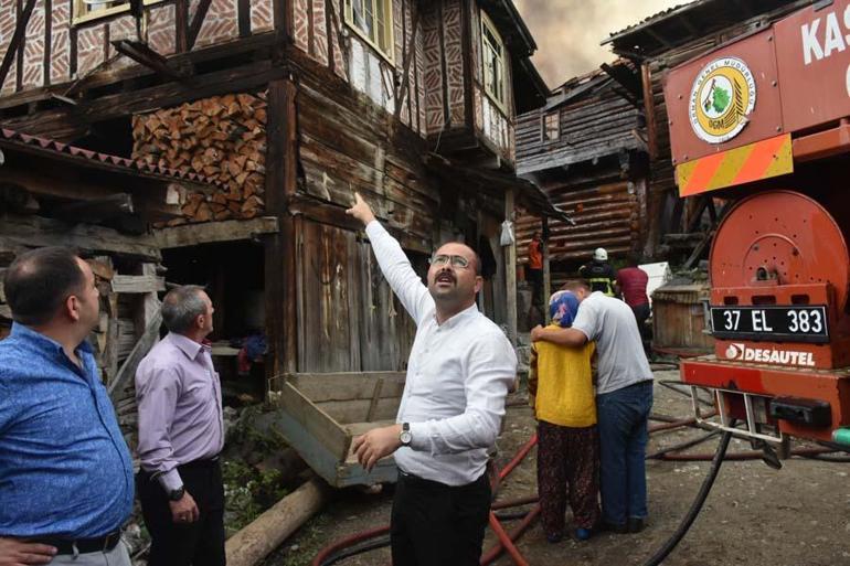 Kastamonuda yangın felaketi Tosya Gökceöz köyünde 10 ev kül oldu