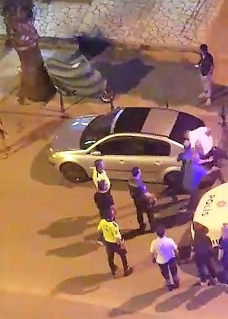 Denizli’de alkollü sürücü önce otomobile ardından polis aracına kafa attı