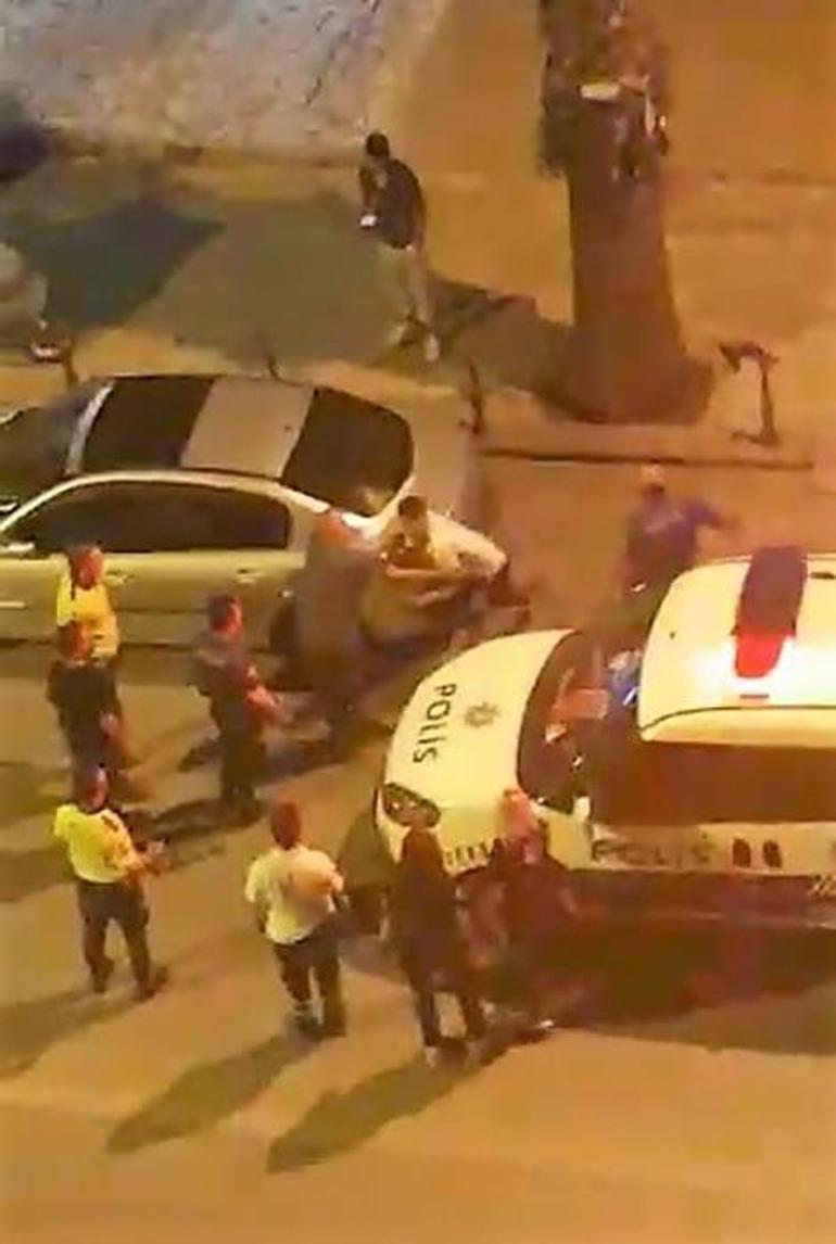 Denizli’de alkollü sürücü önce otomobile ardından polis aracına kafa attı