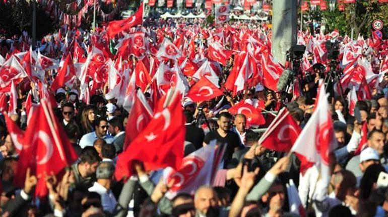 MHP lideri Bahçeliden HDPye bakanlık verileceği iddiasına sert tepki: Teröristlerin tıpkı belediyeler gibi bakanlıklara yerleşmesi demektir