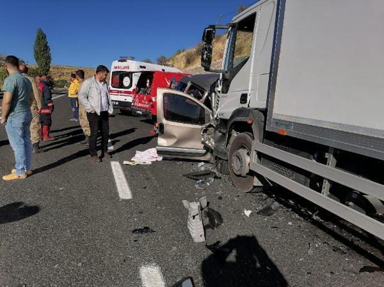 Malatyada tatil dönüşü kaza: Aynı aileden 6 ölü