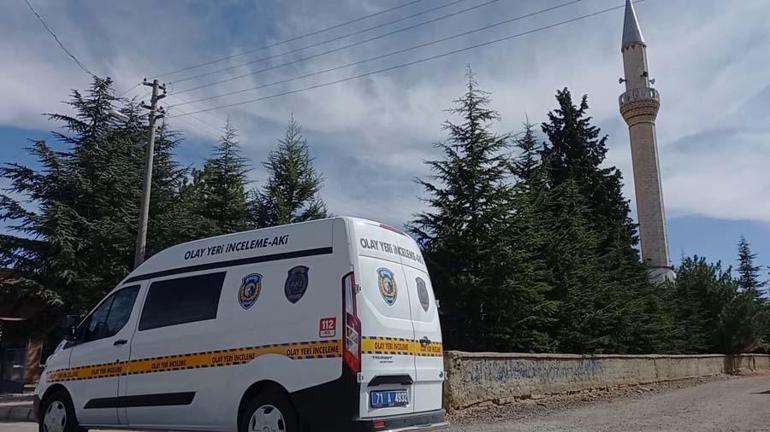 İmam, eski eniştesi tarafından camide vuruldu
