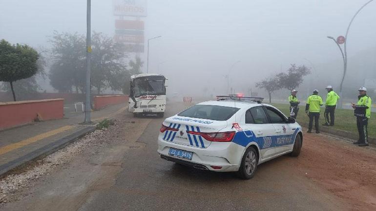 Edirnede servis midibüsü kazası: 20 yaralı