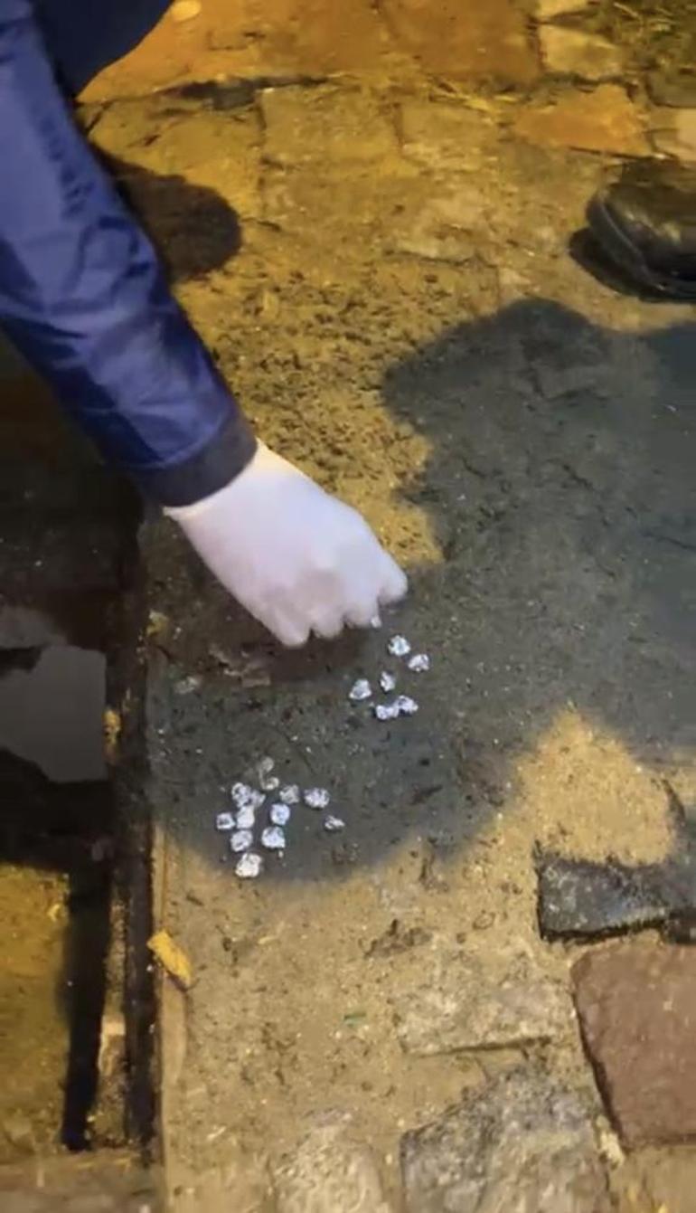 İstanbul polisinden uyuşturucu operasyonu: Polis lağımdan kokain çıkarttı
